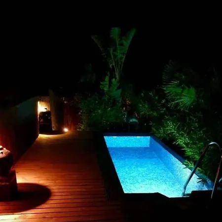 Nyaraló Stylish Beautiful And Exotic Oleandro Glass *